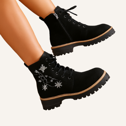 Marianne – Bottines Hiver Brodées