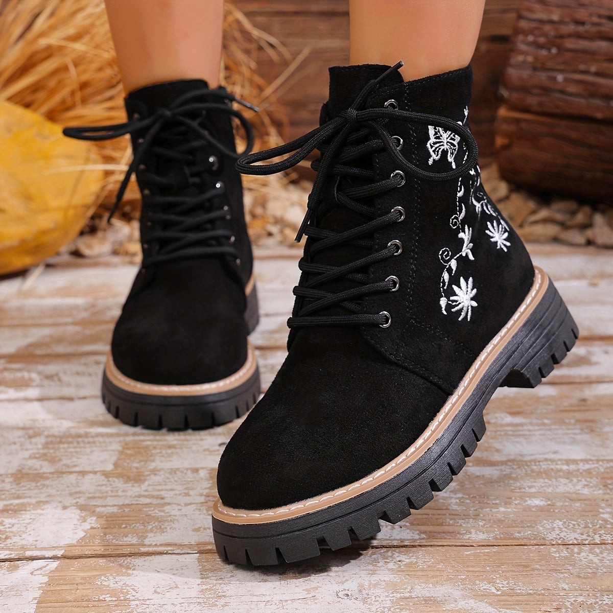 Marianne – Bottines Hiver Brodées