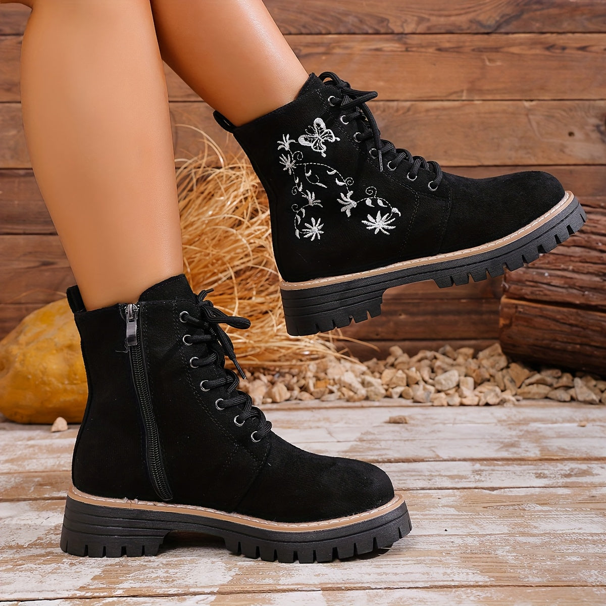 Marianne – Bottines Hiver Brodées